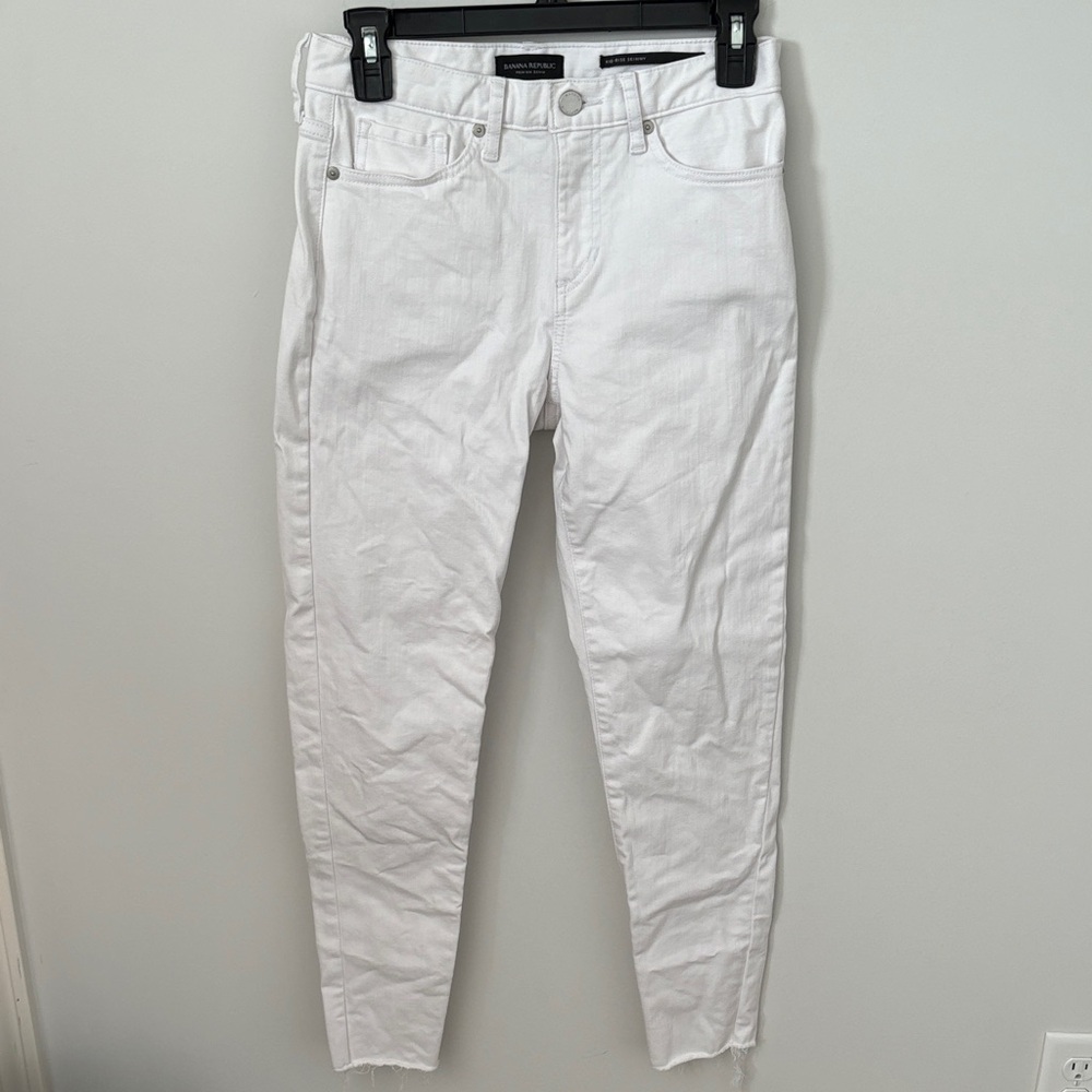 Banana Republic White MidRise Skinny Jeans